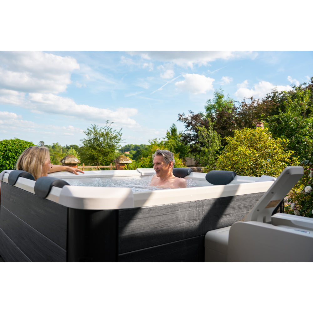 MSpa Frame OSLO 6-Person Jet Spa Hot Tub