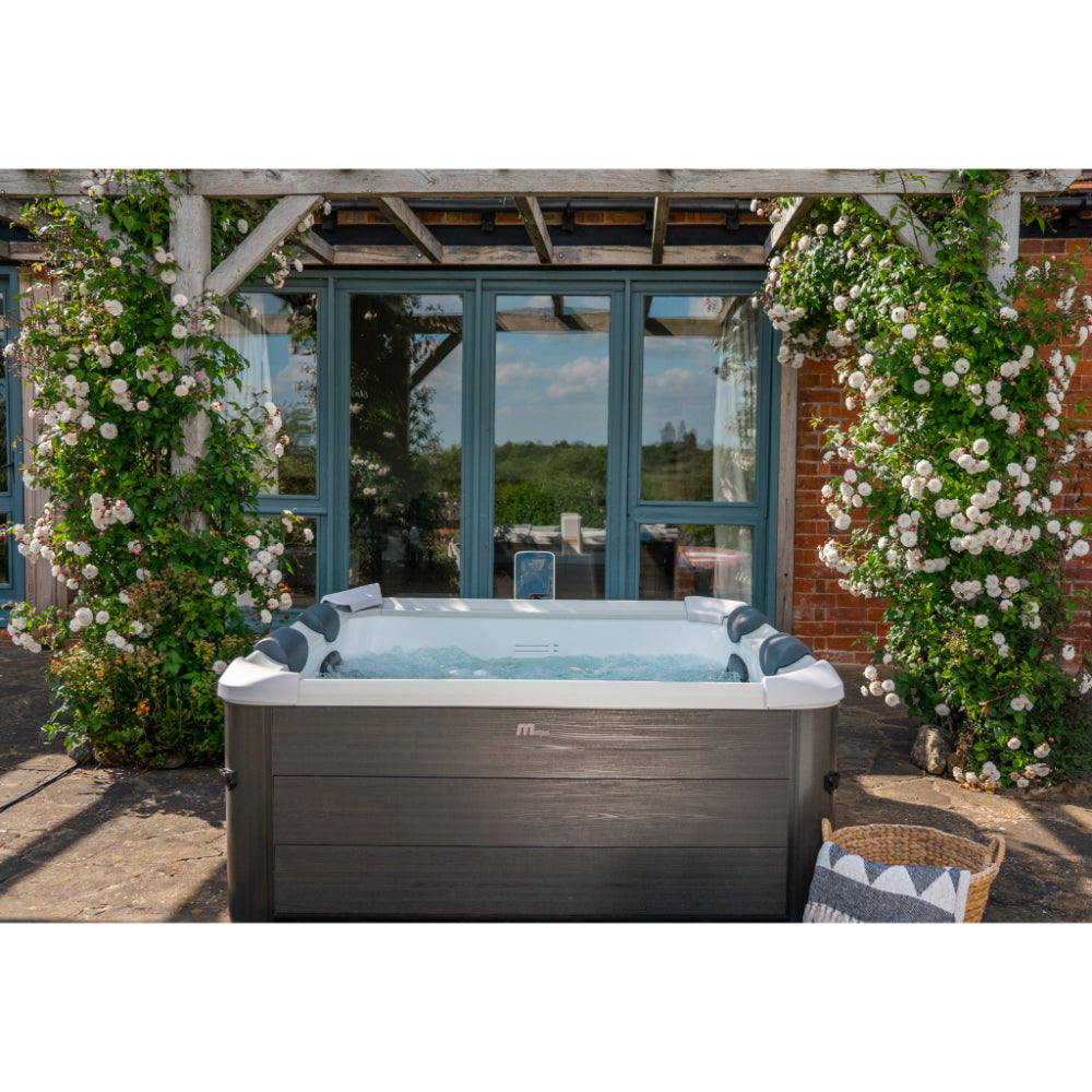 MSpa Frame OSLO 6-Person Jet Spa Hot Tub