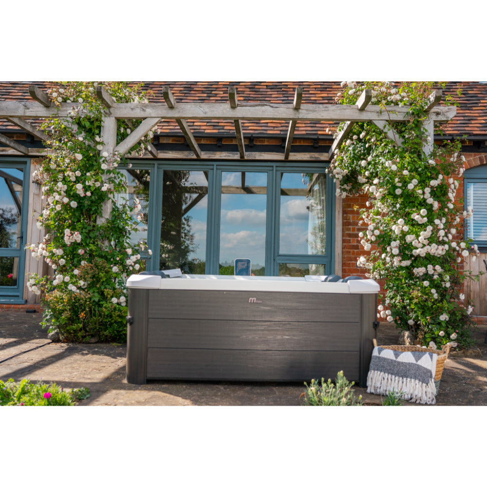 MSpa Frame OSLO 6-Person Jet Spa Hot Tub