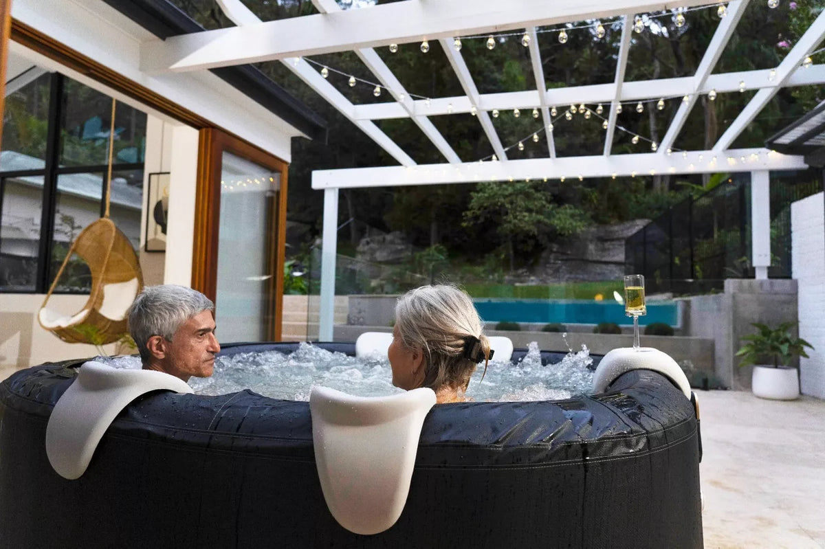 MSpa Premium PORTLAND 6-Person Hot Tub Spa