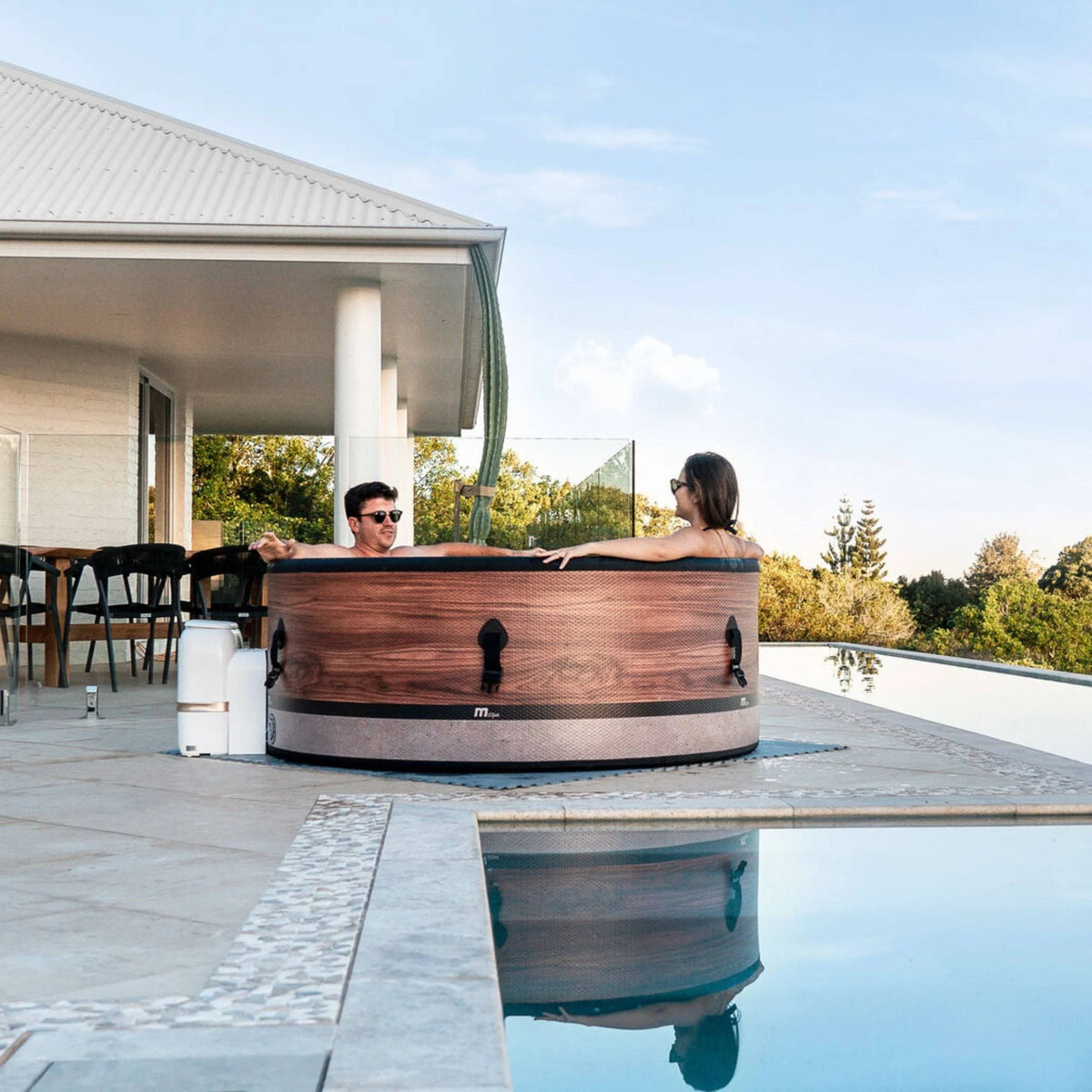 MSpa Frame DUET Round 6-Person Hot Tub