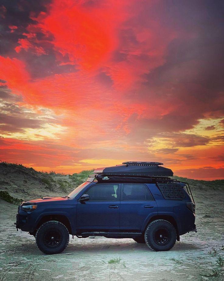 Tuff Stuff Overland 3-Person Stealth Hardshell Roof Top Tent