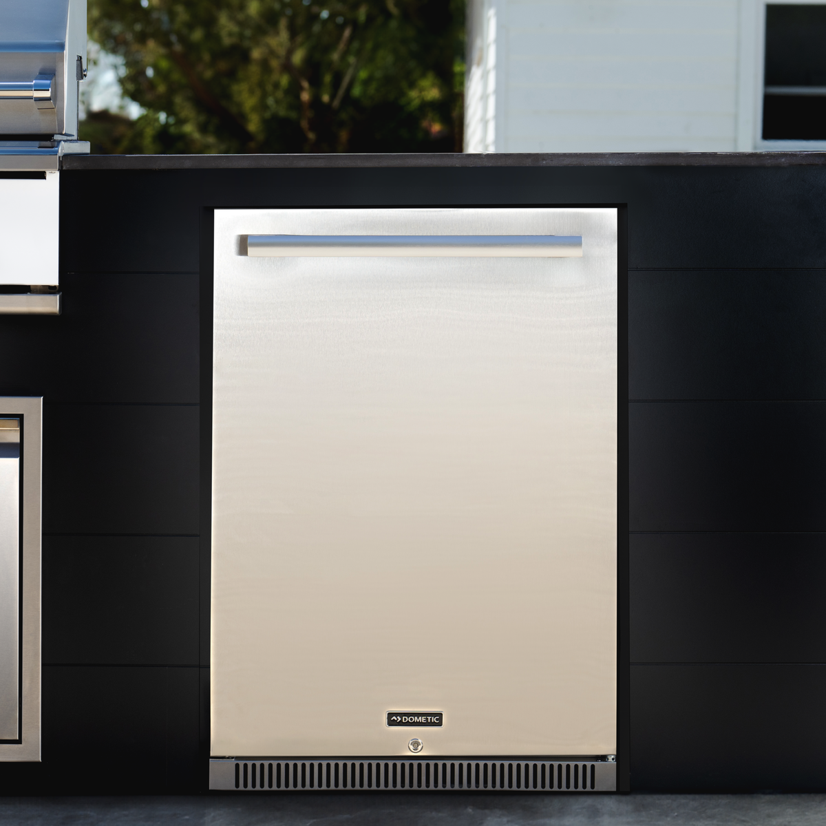 Dometic DE24F Outdoor Refrigerator